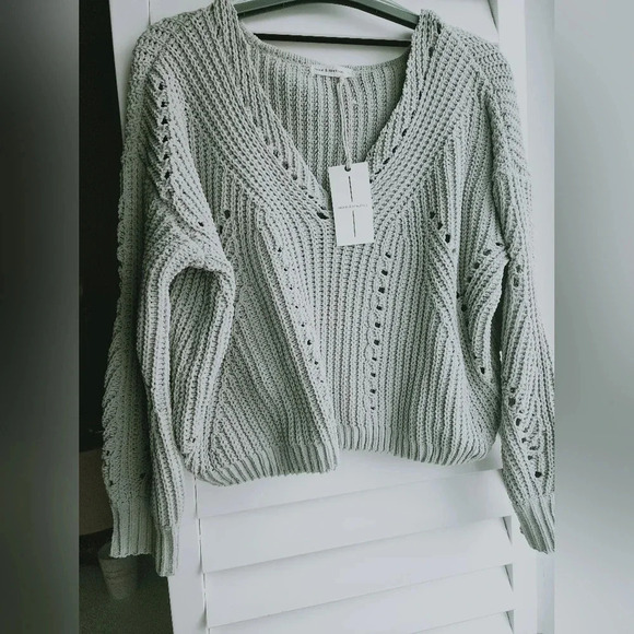 Moon&Madison Womens Crop V neck Sweater Knit Sage Green size L - Picture 1 of 7